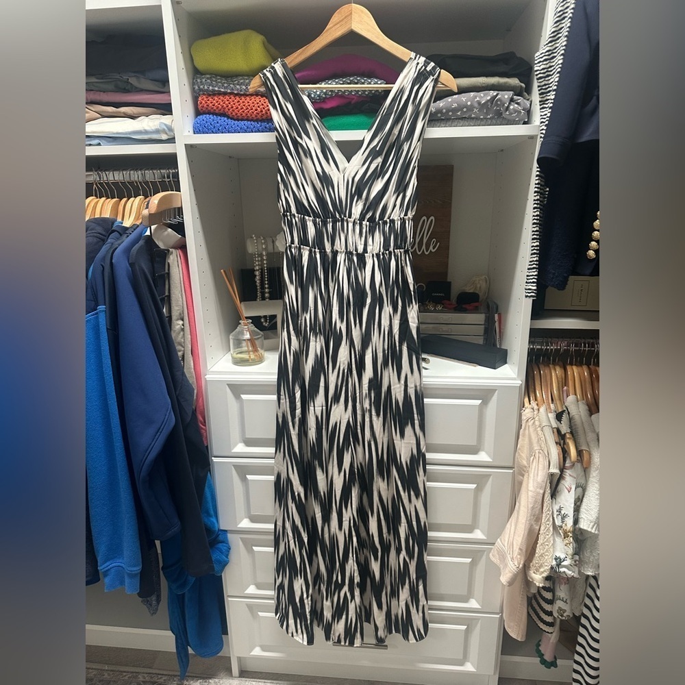 Black and White Patterned Maxi Dress - Picture 3 of 6